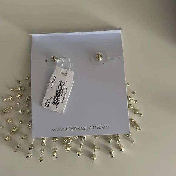 Kendra Scott Fabia Statement Earrings in Gold - Picture 3 of 7